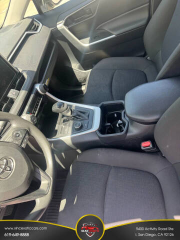 2024 Toyota RAV4 Hybrid LE