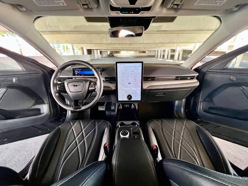 2022 Ford Mustang Mach-E Select