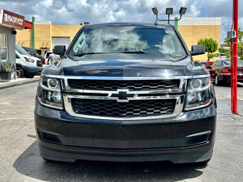 2017 Chevrolet Suburban  - $27,995