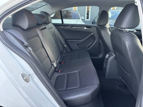 2017 Volkswagen Jetta 1.8T SEL