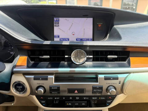 2014 Lexus ES 300h