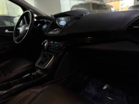 2017 Ford C-MAX Energi Titanium