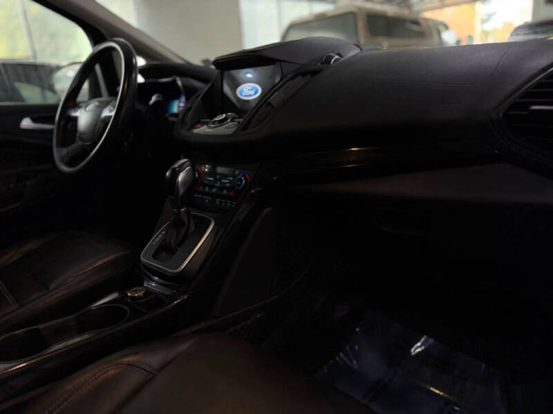 2017 Ford C-MAX Energi Titanium