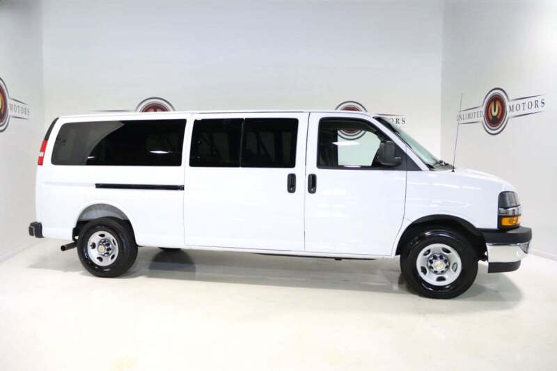 2025 Chevrolet Express LT 3500