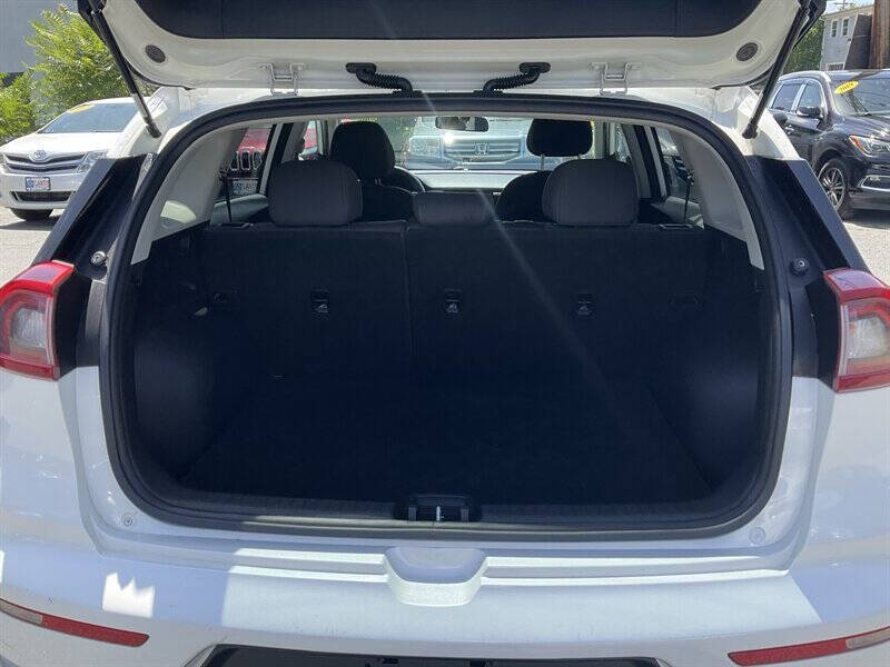 2017 Kia Niro LX