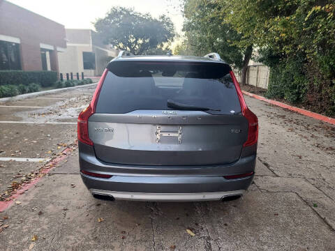 2017 Volvo XC90 T6 Momentum