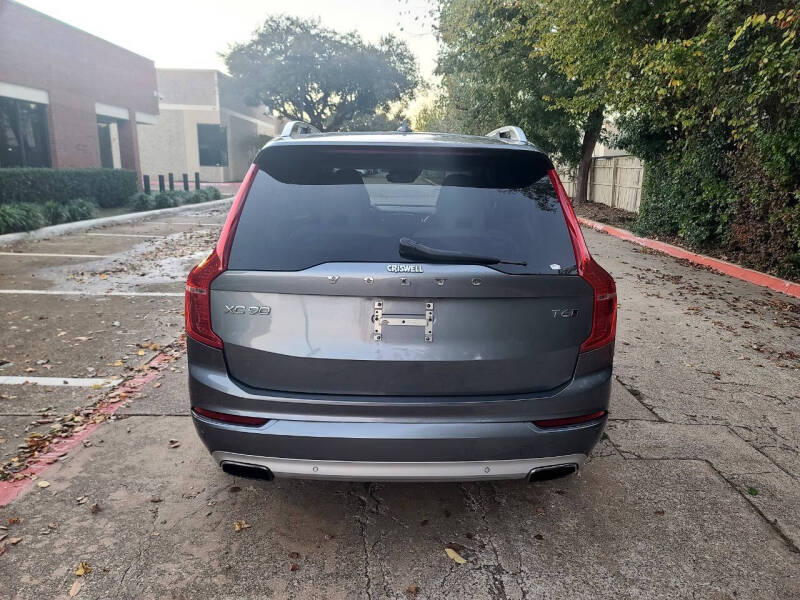 2017 Volvo XC90 T6 Momentum