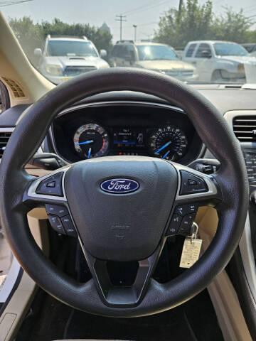 2015 Ford Fusion SE