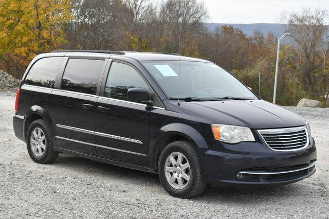 2011 chrysler town and country msrp