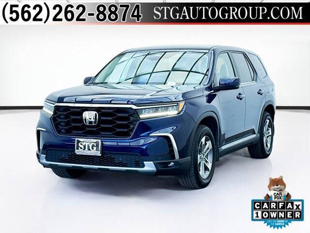2023 Honda Pilot EX-L w/Rear Captain's Chairs