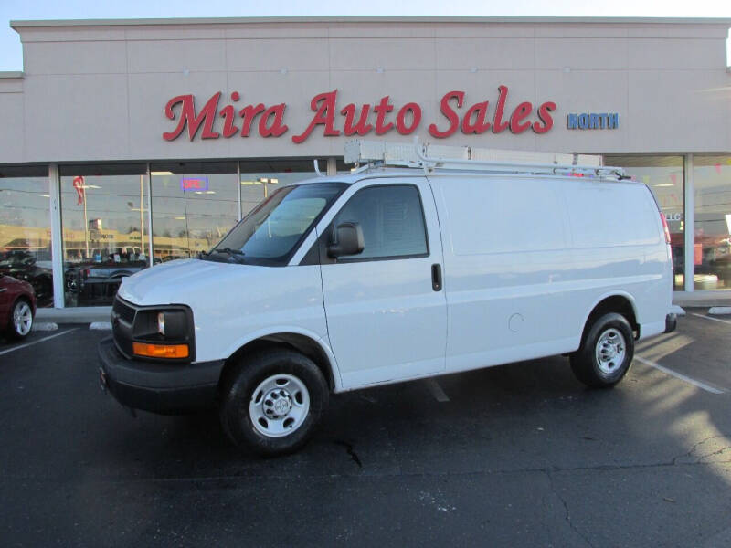 2015 Chevrolet Express Cargo Work Van's photo
