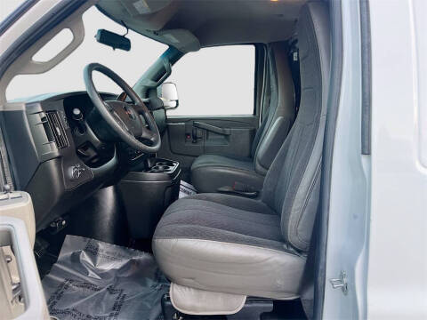 2024 GMC Savana 2500