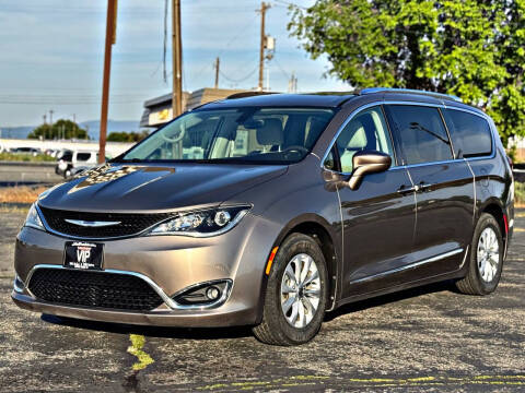 2018 Chrysler Pacifica Touring L Plus