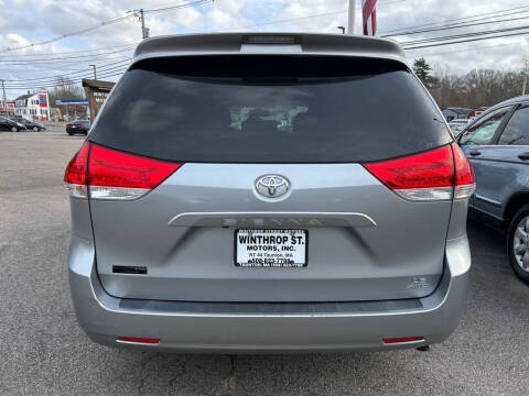 2011 Toyota Sienna LE 7-Passenger