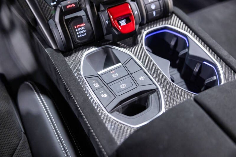 2023 Lamborghini Urus Performante