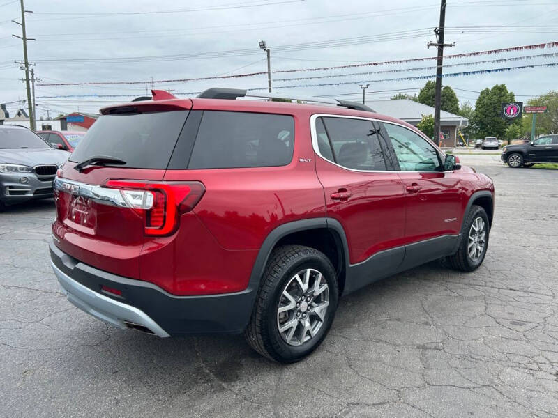 2023 GMC Acadia SLT