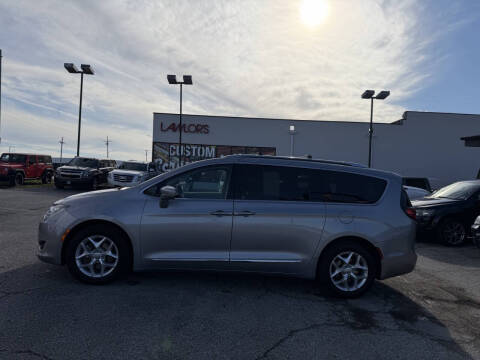 2017 Chrysler Pacifica Touring-L Plus