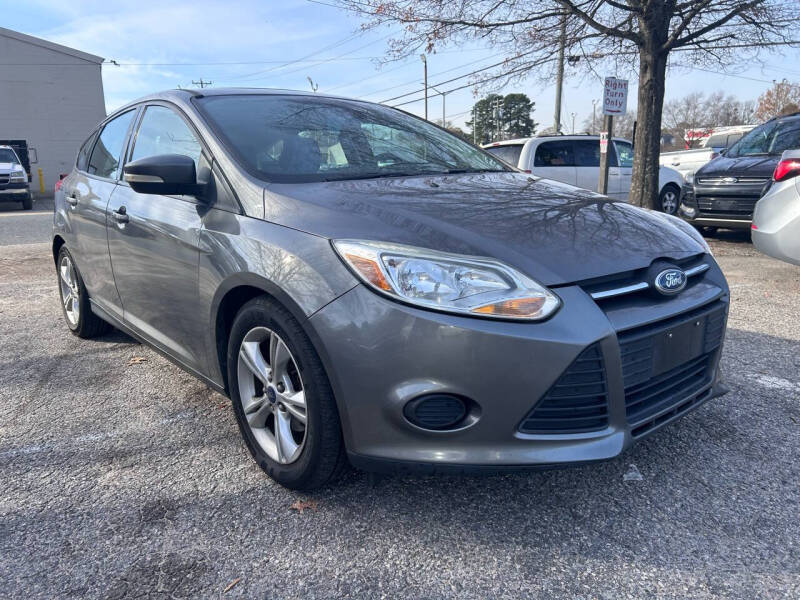 2014 Ford Focus SE photo 4