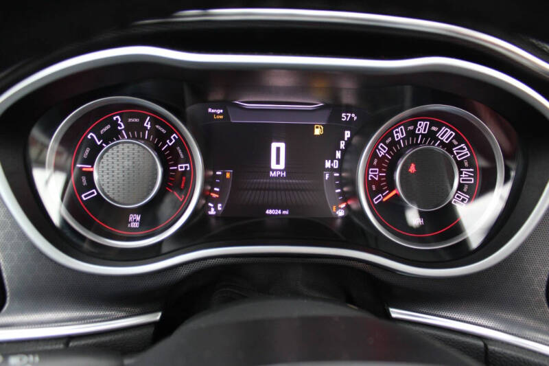 2015 Dodge Challenger SXT Plus