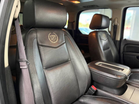 2013 Cadillac Escalade Platinum Edition
