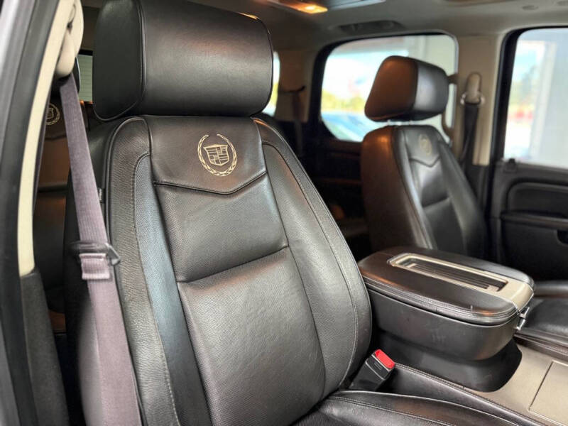 2013 Cadillac Escalade Platinum Edition