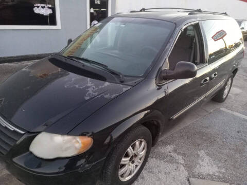 2005 Chrysler Town and Country for sale at Friendship Auto Sales in Broken Arrow OK