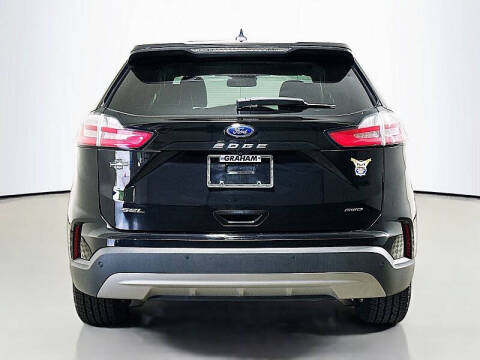 2021 Ford Edge