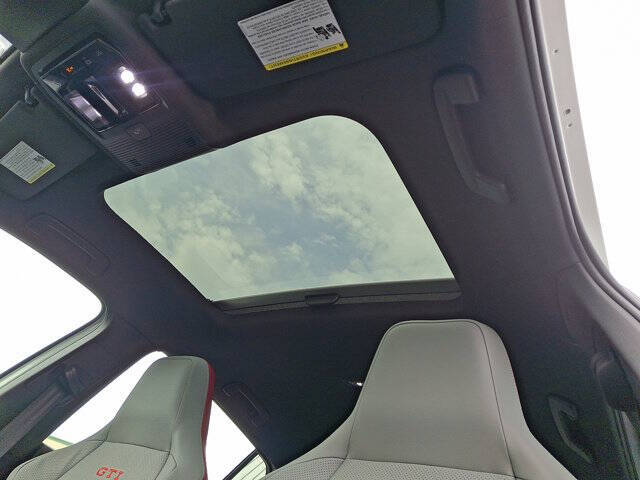 2025 Volkswagen Golf GTI Autobahn