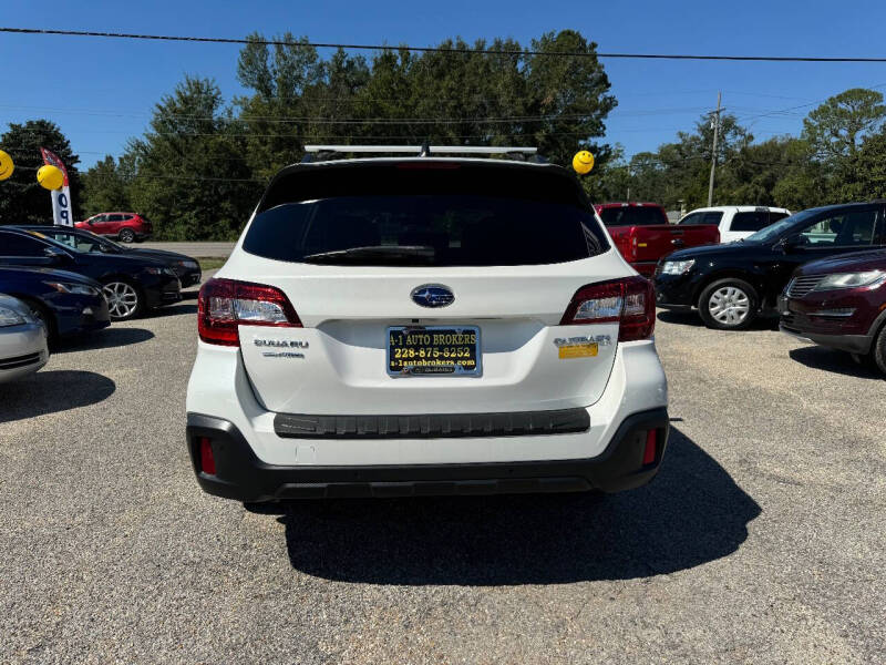 2019 Subaru Outback Touring photo 7