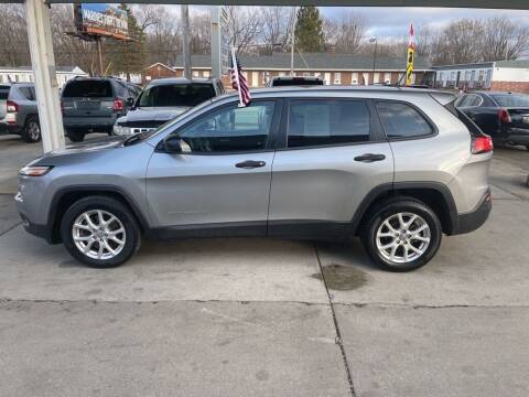 2015 Jeep Cherokee for sale at SpringField Select Autos in Springfield IL