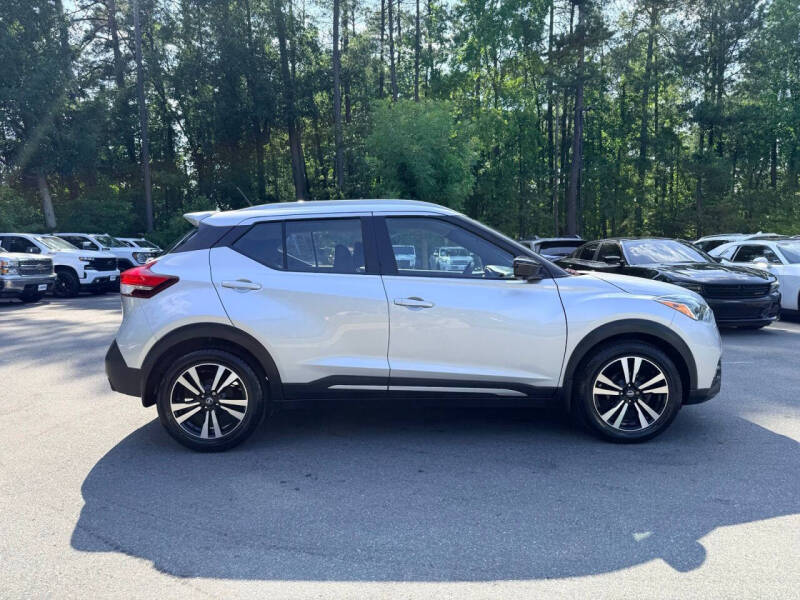 2019 Nissan Kicks SR