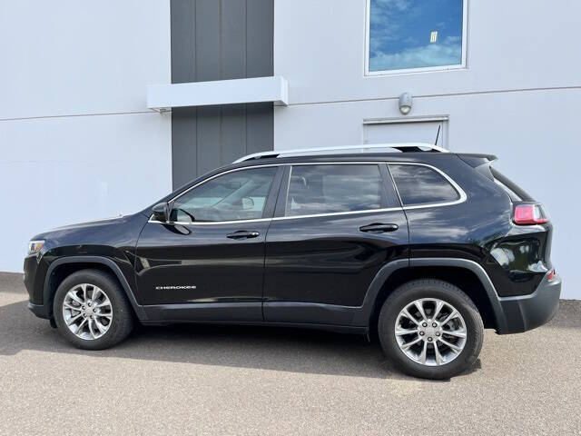 Used 2019 Jeep Cherokee Latitude Plus with VIN 1C4PJLLN9KD226215 for sale in Peoria, AZ