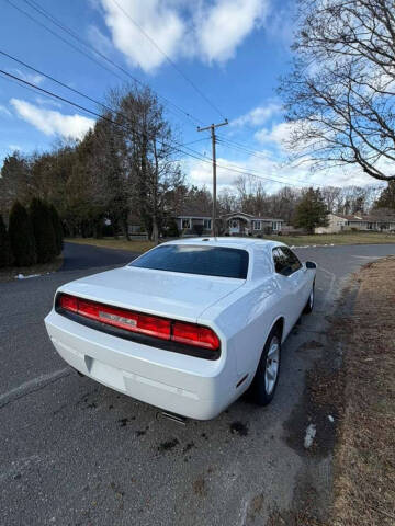 2014 Dodge Challenger SXT Plus