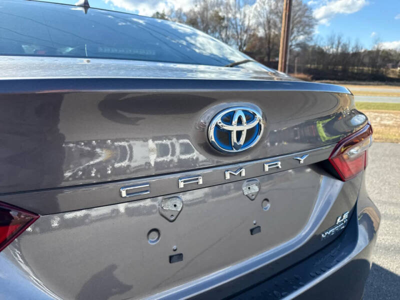 2024 Toyota Camry Hybrid LE