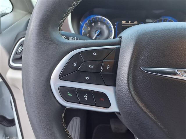 2024 Chrysler Voyager LX