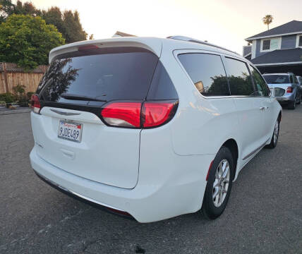 2020 Chrysler Pacifica Touring L