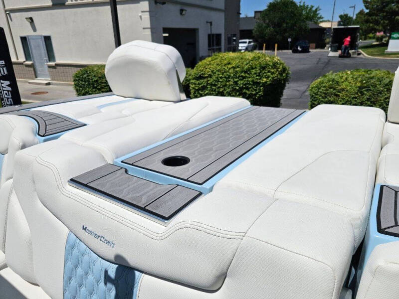 2022 MasterCraft XT24
