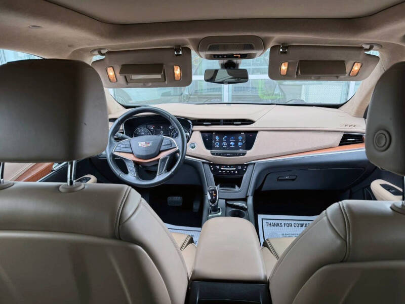 2018 Cadillac XT5 Platinum