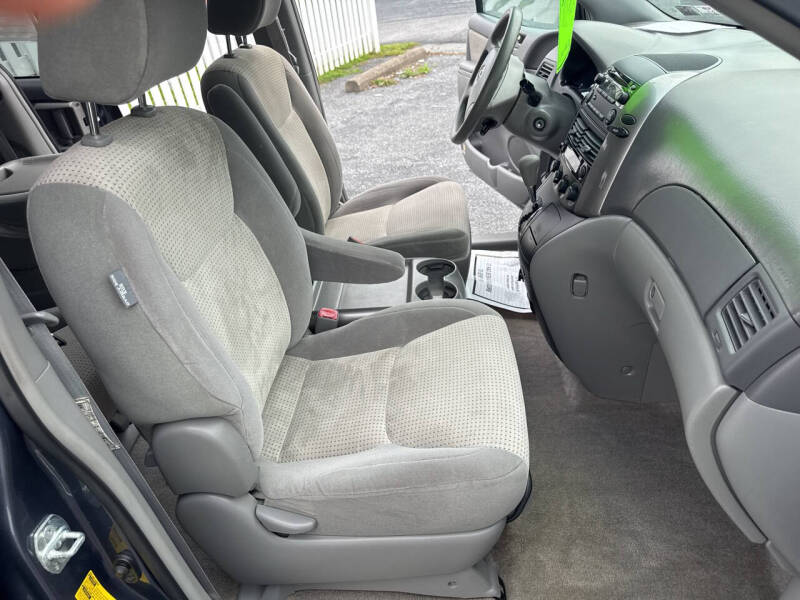 2010 Toyota Sienna LE 7-Passenger