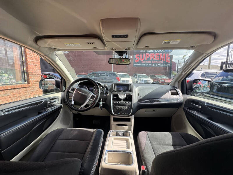 2011 Chrysler Town and Country Touring