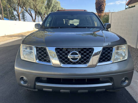 2005 Nissan Pathfinder LE