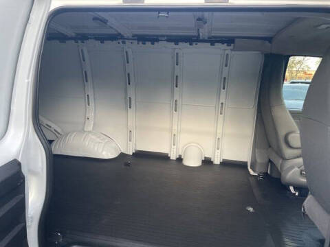 2025 Chevrolet Express 2500