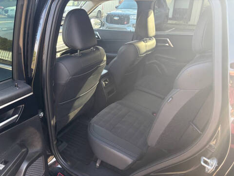 2024 Mitsubishi Outlander SE