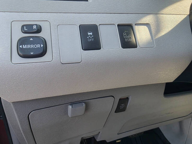 2013 Toyota Sienna SE 8-Passenger