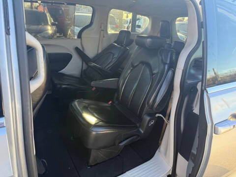 2020 Chrysler Voyager LXi