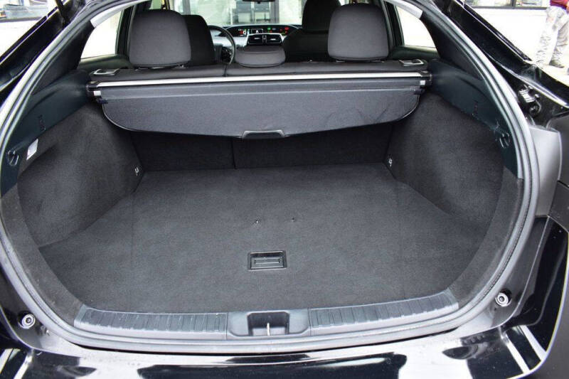 2022 Toyota Prius LE