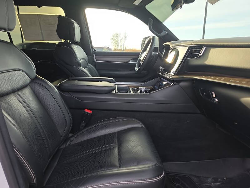 2022 Jeep Grand Wagoneer Series II