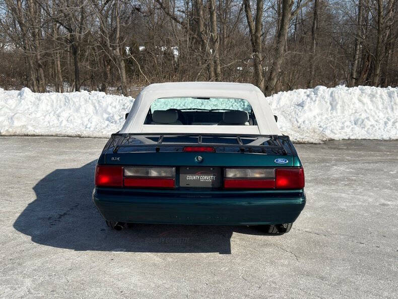 1990 Ford Mustang