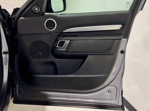 2020 Land Rover Discovery Landmark Edition