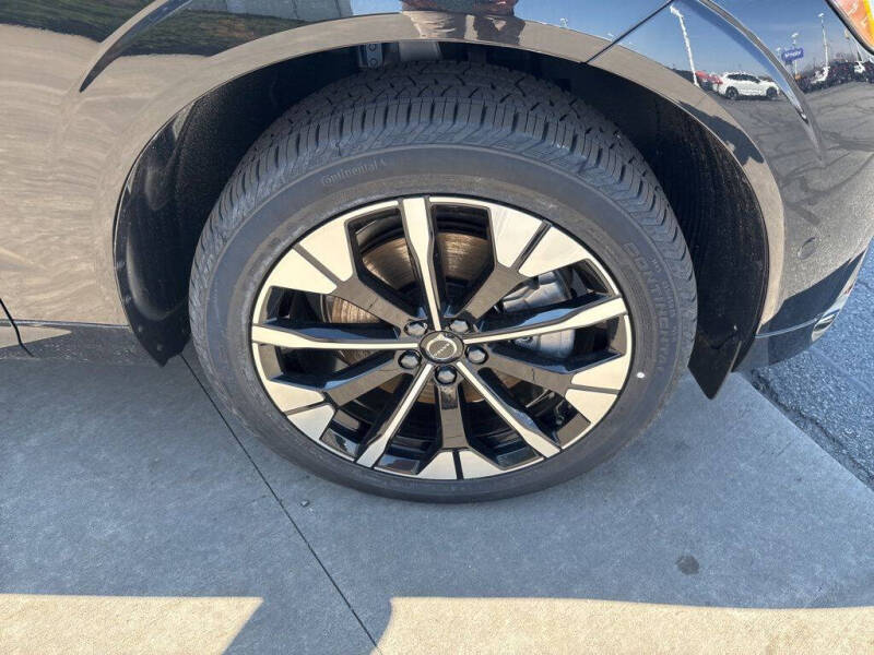 2026 Volvo XC60 T8 Plus